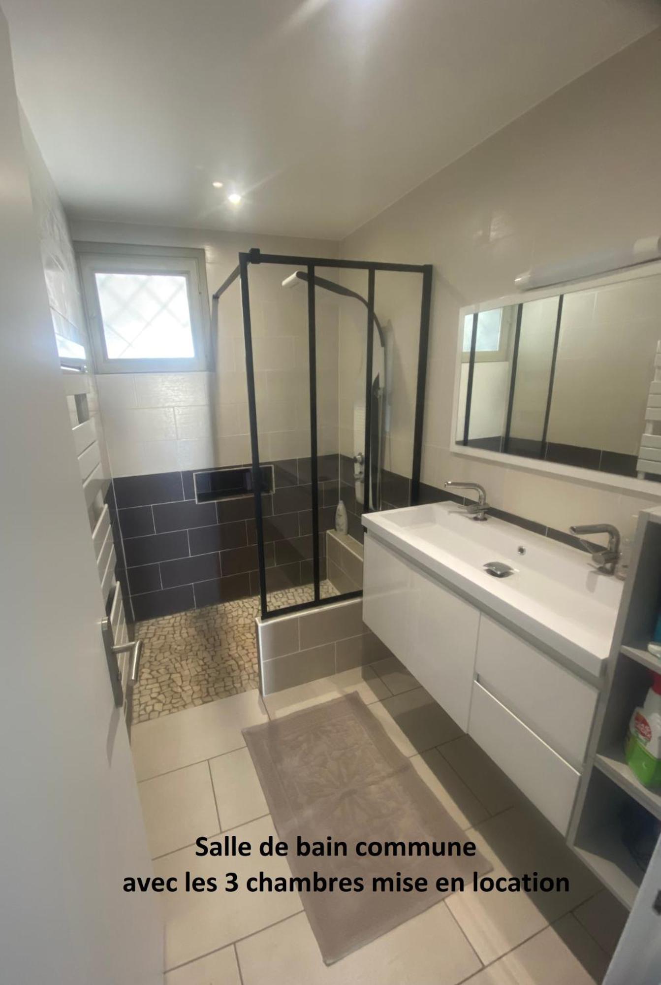 Chambre Dans Logement Partage Chez L Habitant Avec Piscine De 1 A 3 Chambres Grieges Buitenkant foto